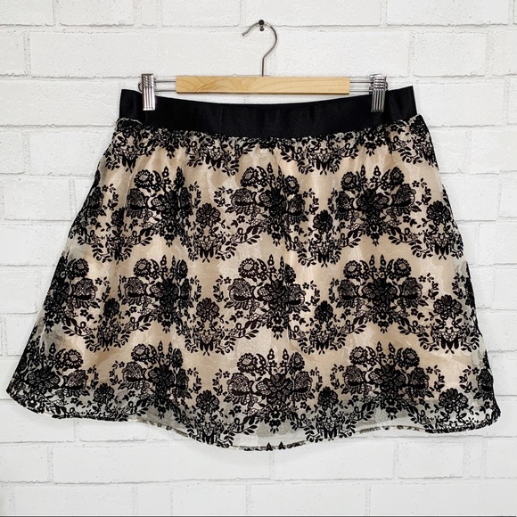 Express Dresses & Skirts - Express Lace Skirt
